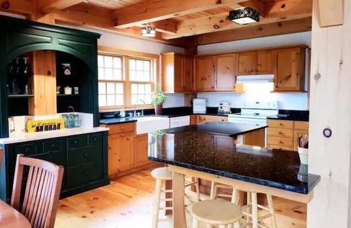 North Freedom Casa | Betsy's Hideaway, Unique Timber Frame home