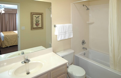 Table Rock Hotel | Better Choice for your Vacation! Pool, Kitchen, Minutes to Silver Dollar City