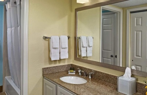 Highland Hills Casa | Better Choice For Your Vacation! Free Parking, Pets Allowed!