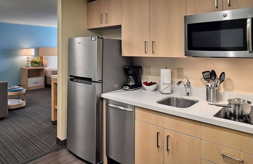 Gwinnett Place Hotel | Better Choice For Your Vacation! 2 Units w/ Kitchen. Enjoy Pool Access!