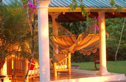 Dominical Villa | Mejor que la playa. Vista al mar y valle. Muy privado. Belleza en todas partes.
