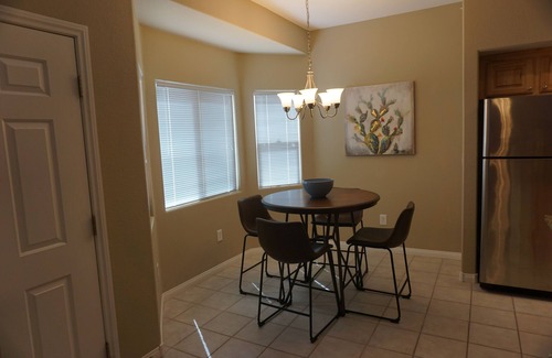Mesquite Condominio | CÓMODO Y QUE INVITA, 2 dormitorios, 2 cuartos de baño, PLANTA BAJA, capacidad para 6 personas