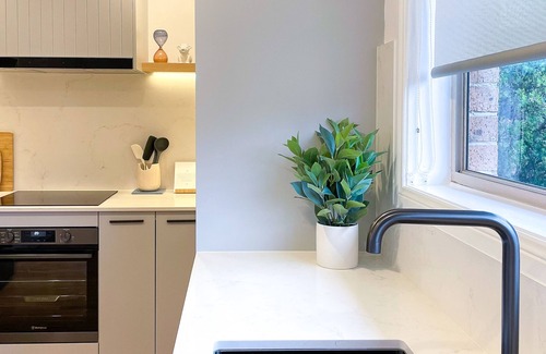 Lake Illawarra Casa | Betty: Luxe at the seaside - Lake Illawarra foreshore and Warilla Beach