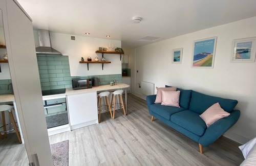 Newent Apartamento | Betula Views Studio - Tiny Home in Rural Oxenhal, Newent, Forest of Dean