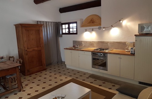 Domazan Casa | Entre Aviñón y Pont du Gard Mas provenzal para 2 a 4 personas