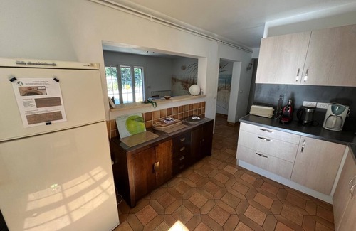 Regusse Casa | Between Land and Lake, a peaceful and perfectly equipped residence.