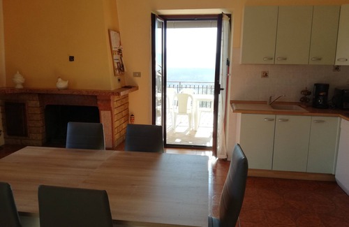 Coldragone Apartamento | Hermosa casa de la familia - tres apartamentos independientes con vistas a los olivares
