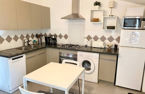 Evenos Casa | Between sea and countryside, charming self-catering cottage with garden, private spa and BBQ.