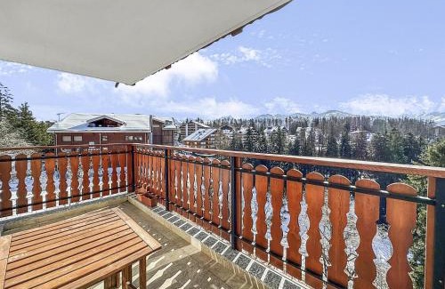 Lens Apartamento | Between slopes and golf facing the Alps
