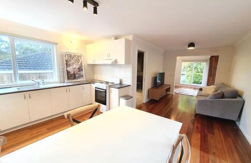 Croydon North Casa | Between the Yarra Valley, City, wineries. Pets