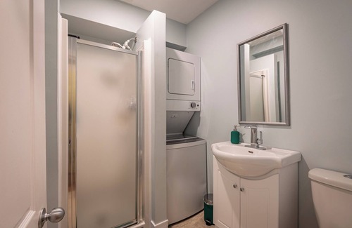 North End Casa | Between two bridges: a private studio suite