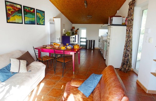Carces Casa | Entre viñedos y bosques en un parque de 15000m2.