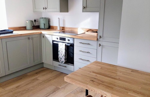 Porthcawl Otro | Beudy Ger Y Mor, Porthcawl A two bedroom annexe attached to a charming farmhouse
