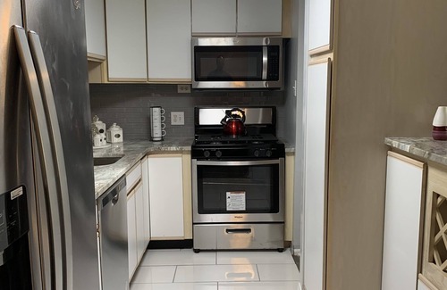Wayne Condominio | Beutifull furniture condo less than a mile from king of Prussia mall