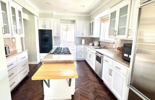 Pico - Robertson Casa | Beverly Hills Dream Home, Stunning Views!! 5BR with Pool, Spa and Game Room!