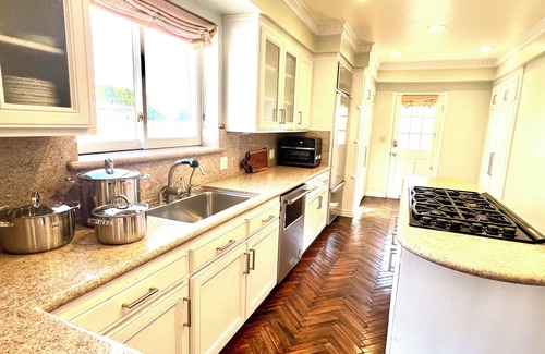 Pico - Robertson Casa | Beverly Hills Dream Home, Stunning Views!! 5BR with Pool, Spa and Game Room!