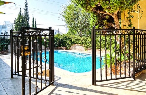 Pico - Robertson Casa | Beverly STAR-HIT house