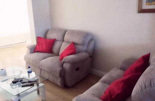 Barnehurst Casa | Bexleyheath Town Centre Four bedrooms, Five Beds House