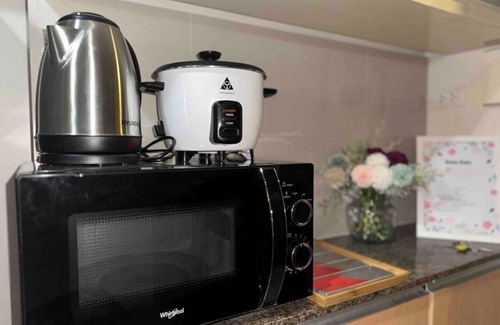 Guadalupe Nuevo Condominio | BGC Chic Convert-able 1-bedroom condo in Prime location