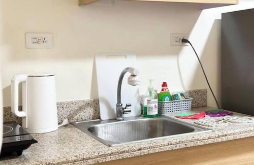 Kapitolyo Condominio | BGC view, Big Pools , Gym, Picnic Area, 100 MBPS Internet