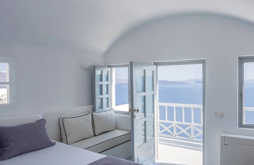 Kamari Apartamento | BH613 - C - Suite Santorini