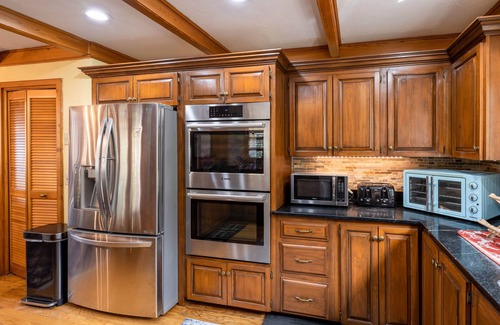 Franklin Casa | Bhakti Manor Creekside Home