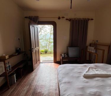 Chitwan District Hotel | Bhiurankot Hill Top Resort