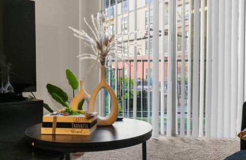 Five Points South Apartamento | BHM Haven Awaits Fully Equipped 1Bedroom with Pool
