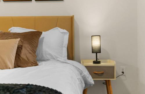 Five Points South Apartamento | BHM Haven Awaits Fully Equipped 1Bedroom with Pool
