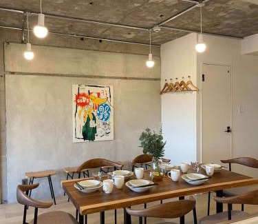 Hiroshima City Centre Apartamento | bHOTEL Dai3Himawari - 30 sec to PeacePark! HUGE comfort house Up to 10p