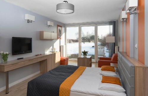 Sandomierz Apartamento | Biały Domek studio pomarańczowe
