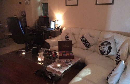 George Green Casa | Bianca's House Hotel Heathrow Airport