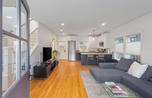 Queen Anne Apartamento | Bichitos Green Glimpse in Queen Anne