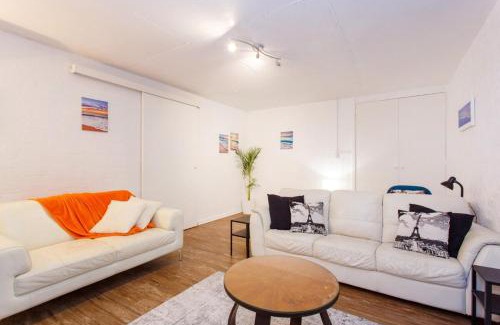 Bicton Casa | Bicton by the Bay - Close to Fremantle & River