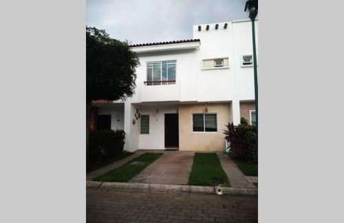 Flamingos Apartamento | Bienvenido a casa Flamingos ideal para tus vacaciones ALBERCA PÚBLICA NO ES PRIVADA