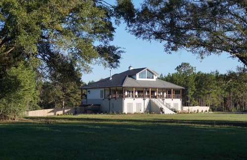 Fluker Cabina | Bienvenue Mon Ami Bed and Breakfast