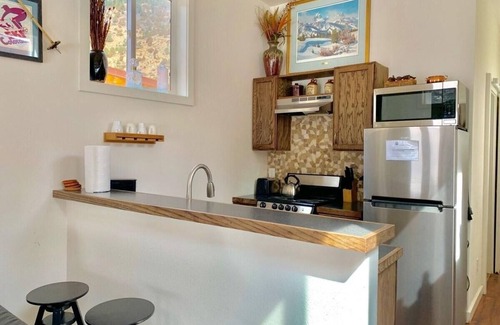Idaho Springs Cabina | Bierstadt Cabin at Base Camp Lodging Company