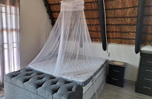 Buffelspoort Chalet De Esquí | Bietjie Bos Chalet