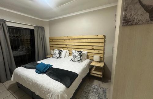 Bloemfontein Apartamento | Bietjie moeg selfsorg