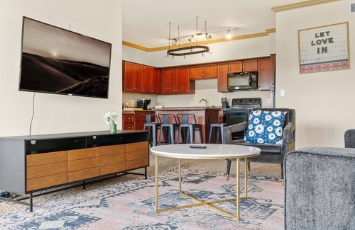McNeil Apartamento | Big 2BD/2BA in Champion City Park 7362