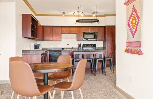 McNeil Apartamento | Big 2BD/2BA in Champion City Park 7362