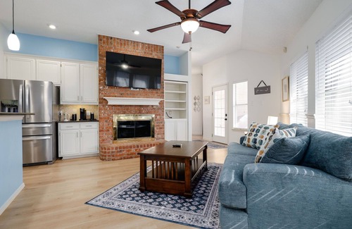 Southwest Arlington Casa | Big 4 Bdrm 2 Bath, Private 15' Swim Spa, Hot Tub, Fenced Private Yard, Big Trees