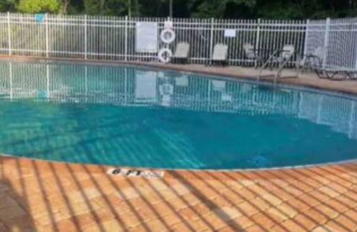 Gainesville Casa | Big 4-bedroom home minutes from North Fl, Shands, Oaks Mall & Ben Hill Stadium