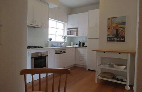 Middle Park Apartamento | Big A1 Art Deco Apt. + stunning city & beach views
