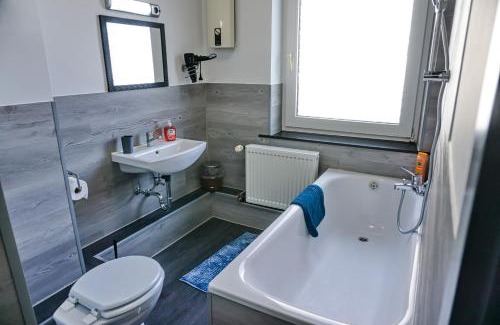 Solingen Apartamento | BIG Apartment bis 7 Personen