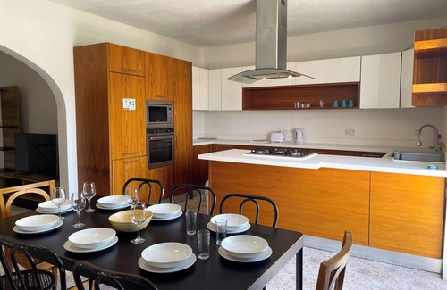 Msida Apartamento | Big Apt 4 bedroom Gzira 10min by walk to the sea