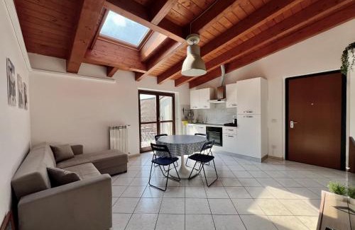 Acquabella Apartamento | BIG Attico Goldoni 2 bagni [Duomo-M4 Lin Airport]