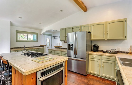 Big Bar Casa | Big Bar Home w/ Hot Tub & Fire Pit!