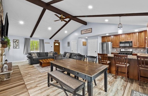 Gouldsboro Casa | Big Bass Lake Getaway – 3BR/3BA Private Home with Deck & Fire Pit