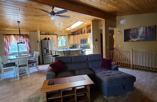 Big Bay Casa | Big Bay Lodge - Family Vacation Home - Across the street from Petenwell Lake